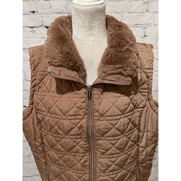 Calvin Klein Plus Size Faux-Fur-Trimmed Quilted Puffer Vest Size 2X - Picture 2 of 8
